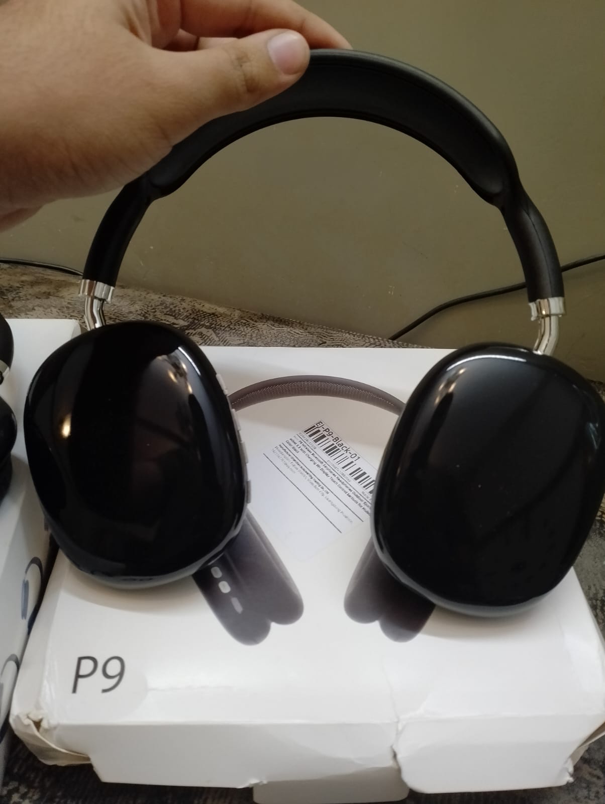 P9 Headphone - Wireless Bluetooth Headphones Adjustable Over-The-Ear Stereo Headset â€“ P9 (Random color)