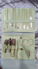 16 in 1 Nail kit Manicure Cutters Nail Clipper Set Household Stainless Steel Ear Spoon Nail Clippers Pedicure Nail Scissors Tool Set (Random Color)