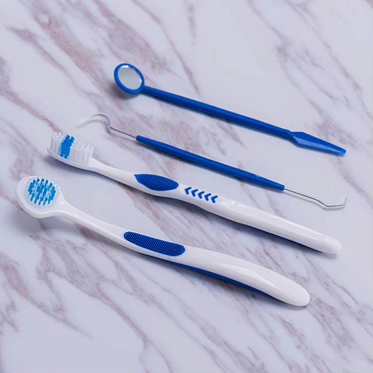 Oral Care Brush Kit 4 in 1 | Best Quality Oral Care Kit 04 PCs - Oral Hygiene Oral Care ( Random Color )